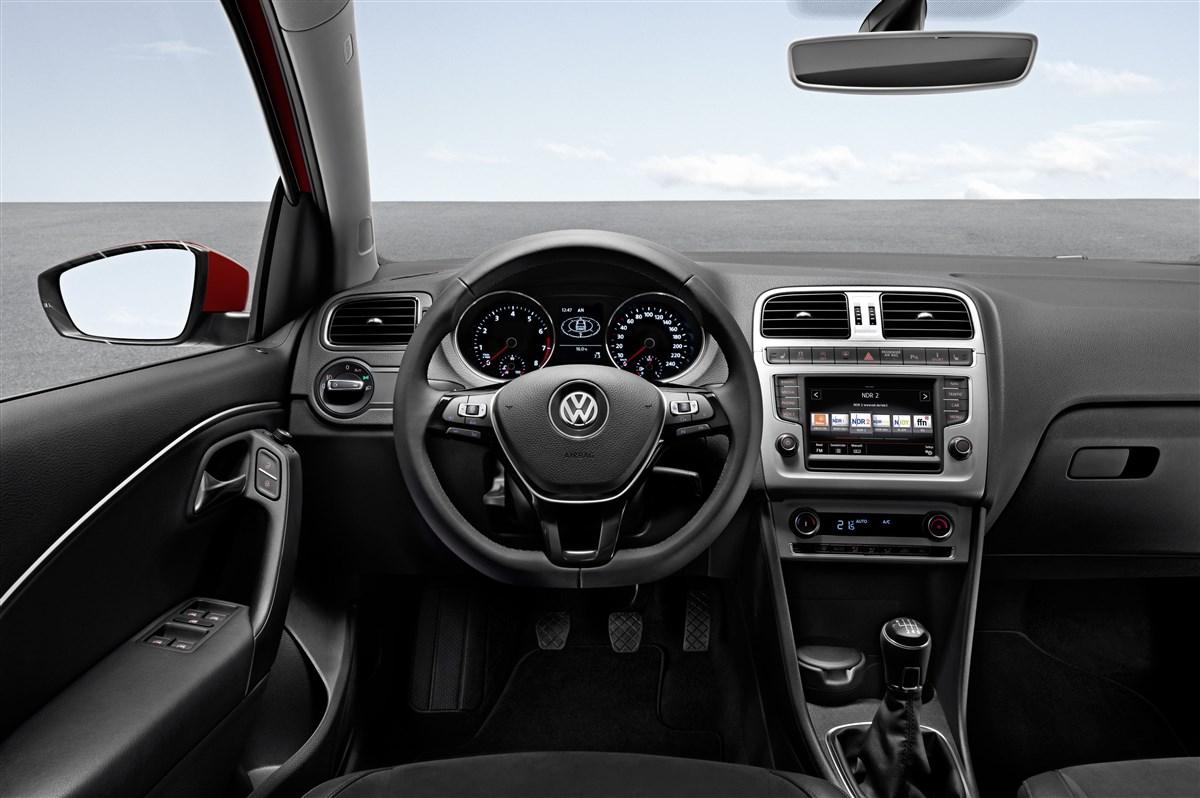 VOLKSWAGEN Polo V 2014 - Polo 5p 1.0 mpi Comfortline 75cv