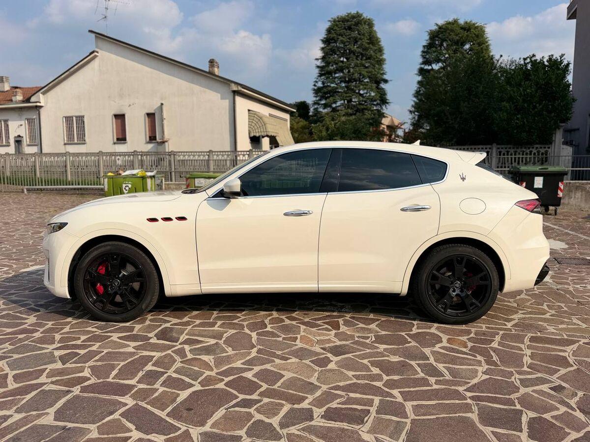 Maserati Levante 3.0 V6 Modena 350cv auto