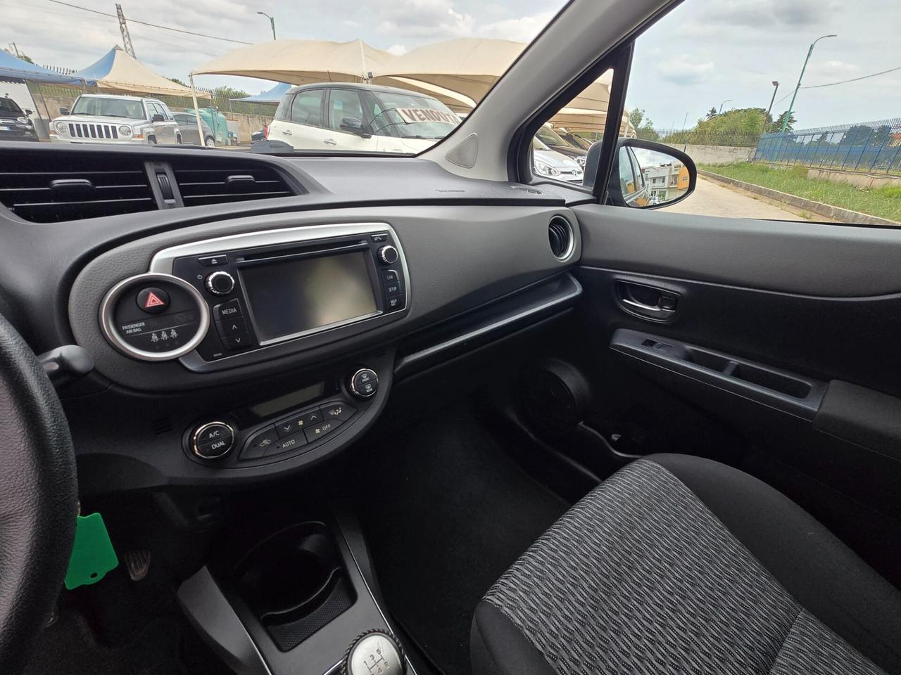 Toyota Yaris 1.0 5 porte Lounge del 2014