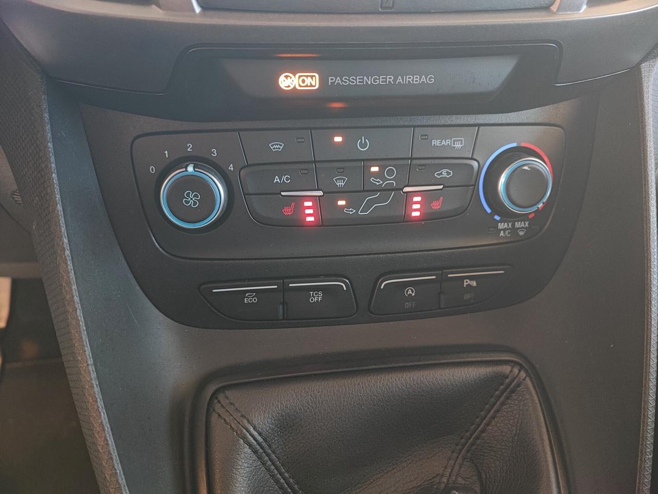 Ford Grand Tourneo Connect Gancio Traino 7 Posti