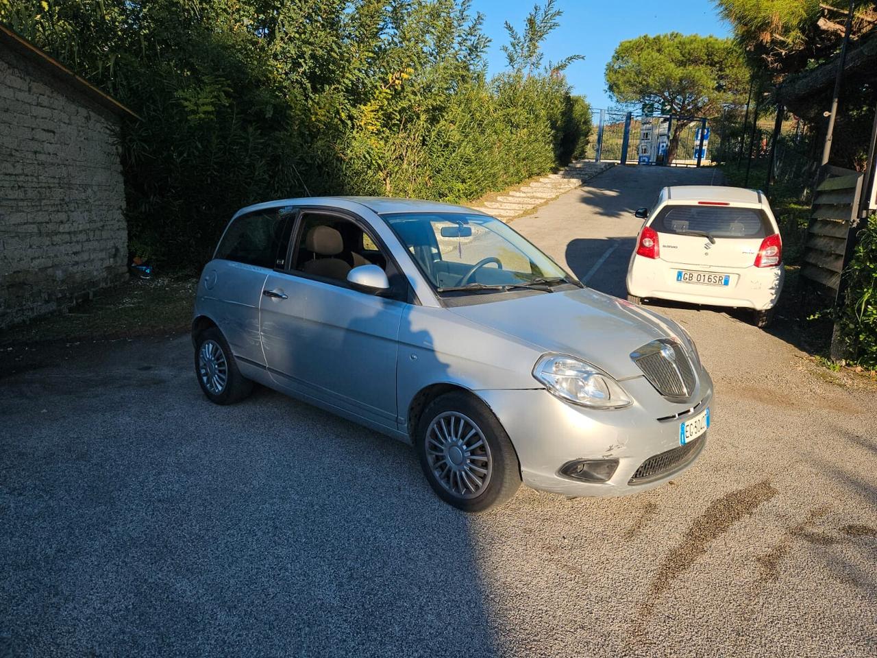 Lancia Ypsilon DIVA PER COMMERCIANTI