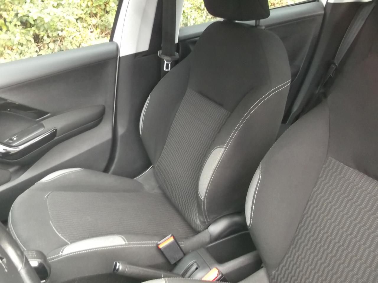Peugeot 208 BlueHDi 1.6 Hdi Allure 2015