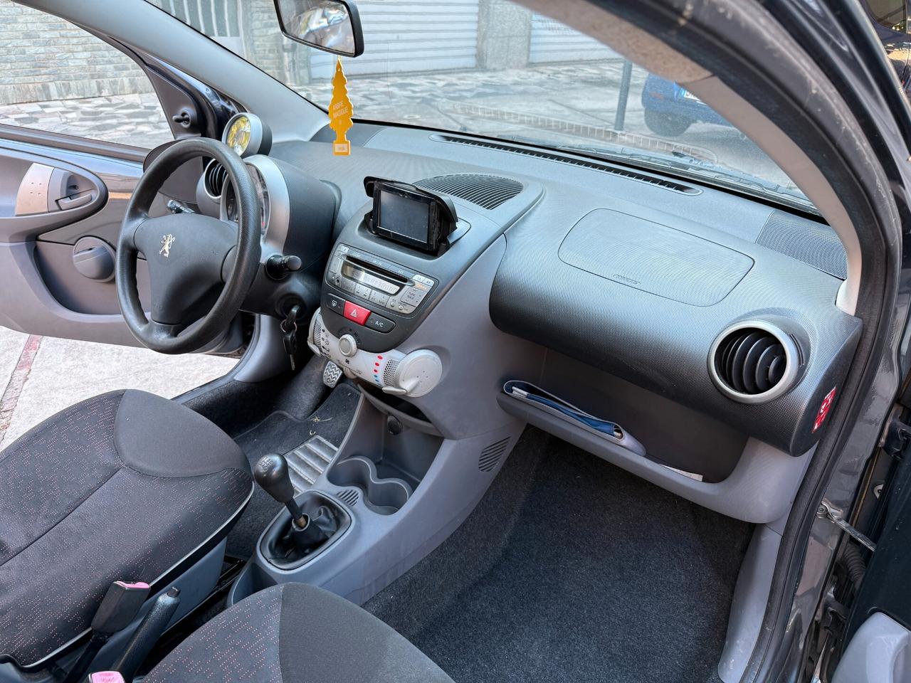 Peugeot 107 1.0 68CV 5p. Sweet Years OK PER NEOPATENTATI