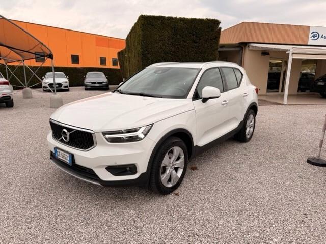 Volvo XC40 1.5 t3 163 cv Momentum Pro Automatica