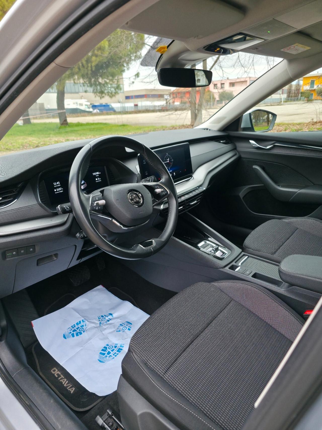 Skoda Octavia 2.0 TDI EVO DSG Wagon Executive 115CV