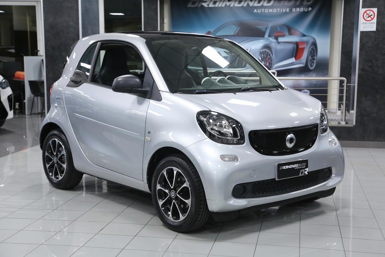 Smart fortwo 1.0 70 cv twinamic Passion