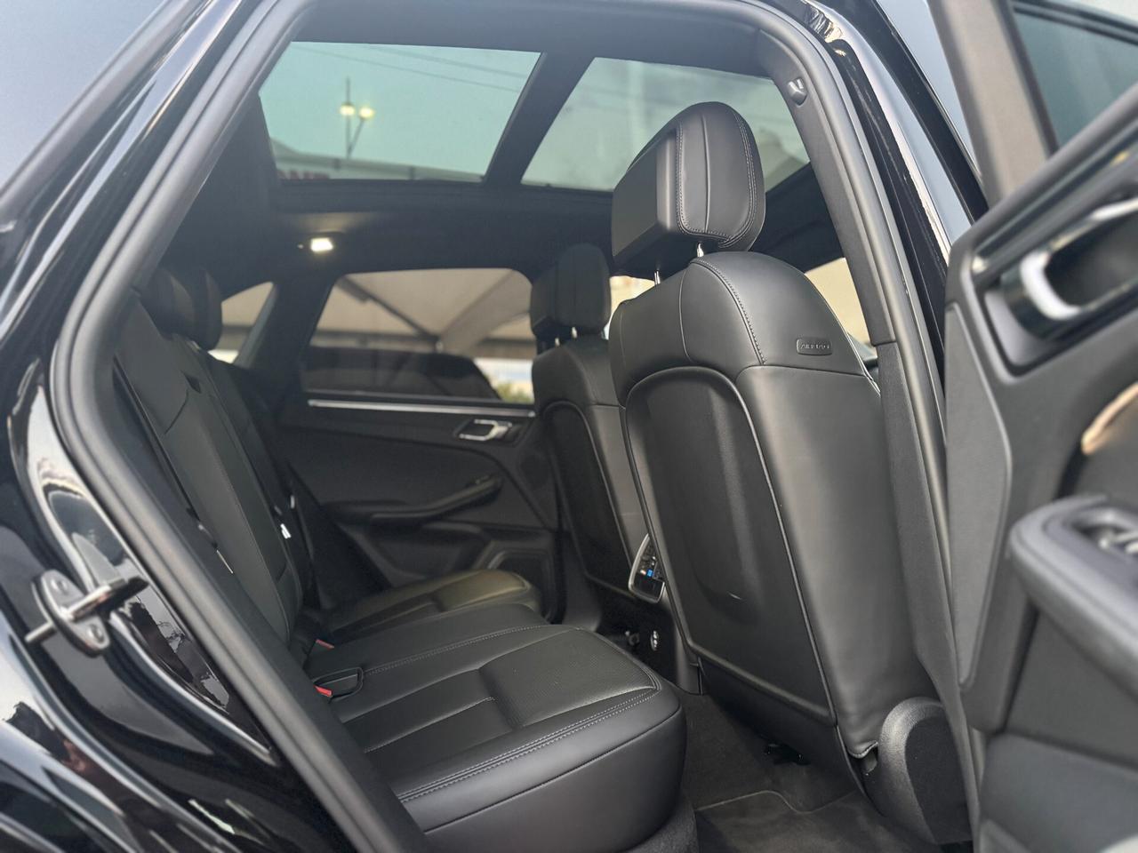 PORSCHE MACAN FULL BLACK ( IVA ESPOSTA )