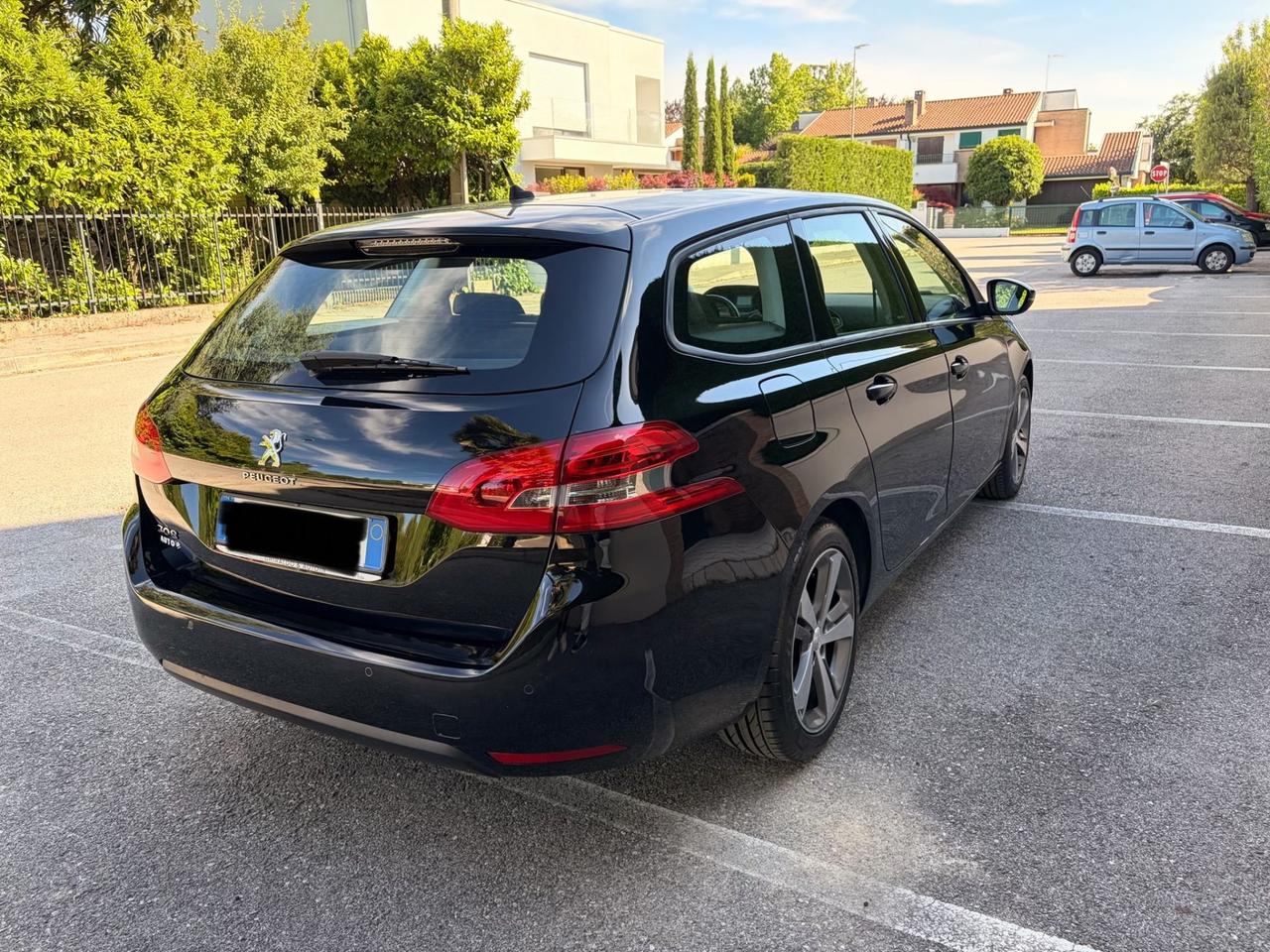 Peugeot 308 BlueHDi 130 S&S SW Allure