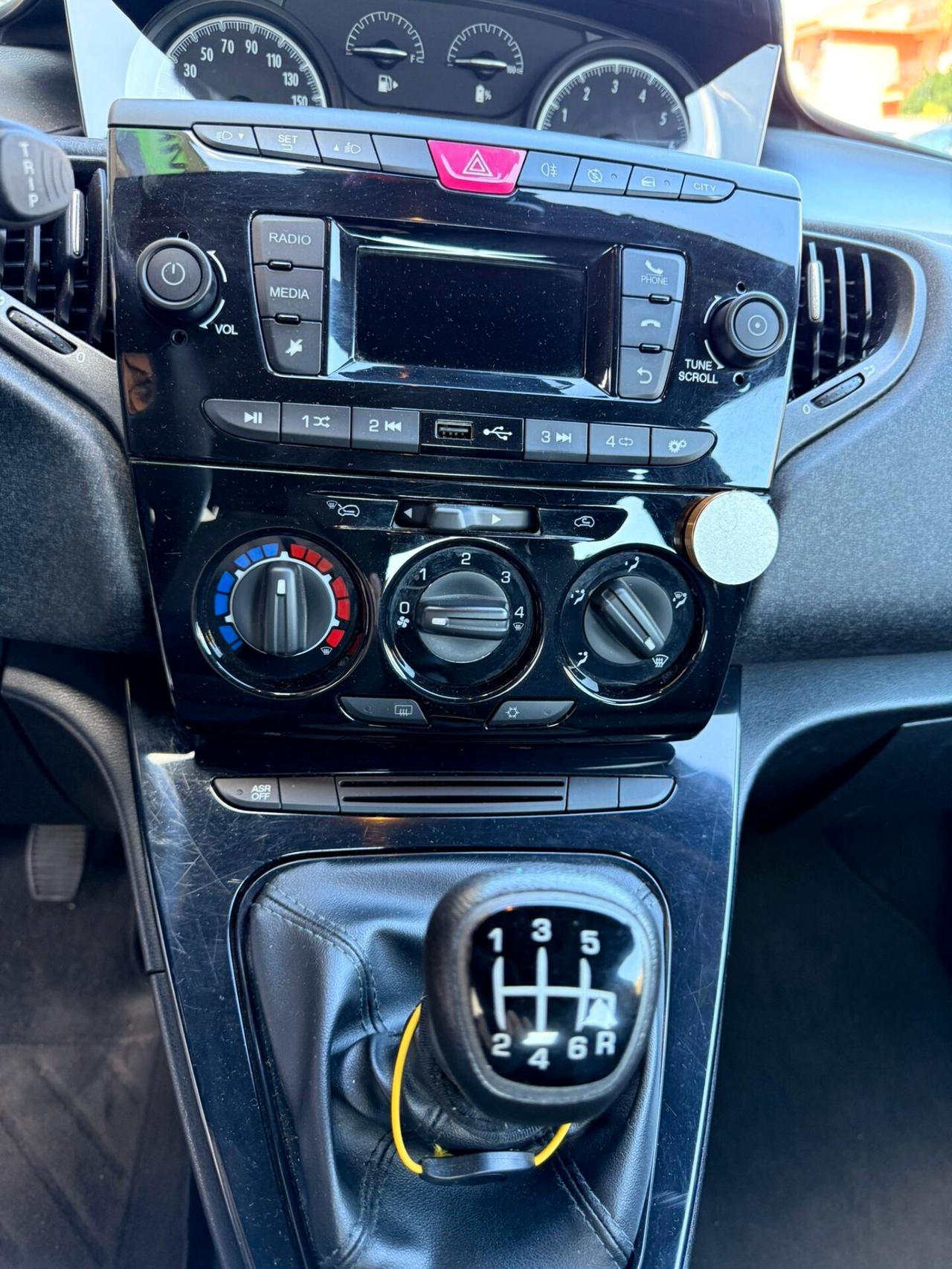 Lancia Ypsilon 1.0 FireFly 5 porte S&S Hybrid