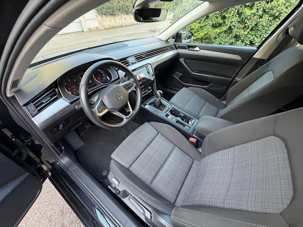 Volkswagen Passat 2.0 TDI Business #50324