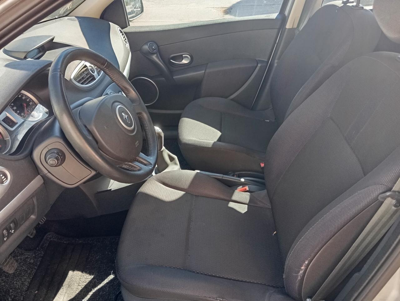Renault Clio Storia 1.2 16V 5 porte valuto permute