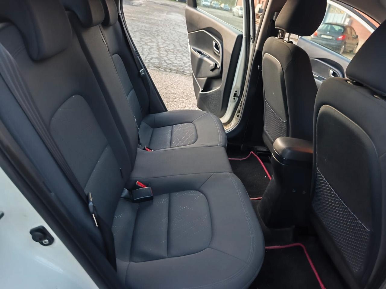 Kia Rio 2015----1.2 Benzina Neopatentati