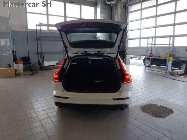 VOLVO V60 V60 2.0 b4 Momentum Business Pro auto - GG115ZL