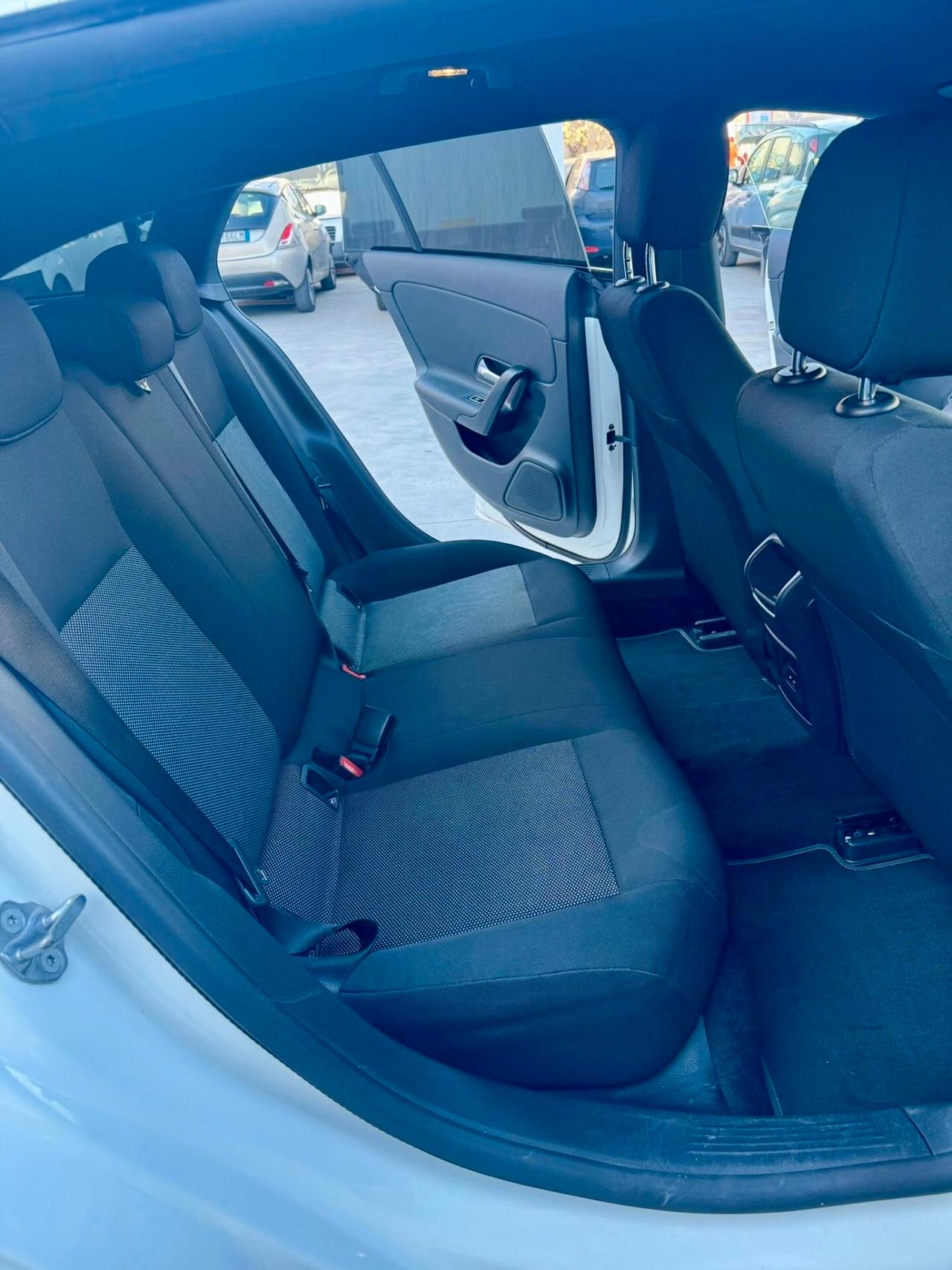 Mercedes-benz CLA 200 d Automatic Executive