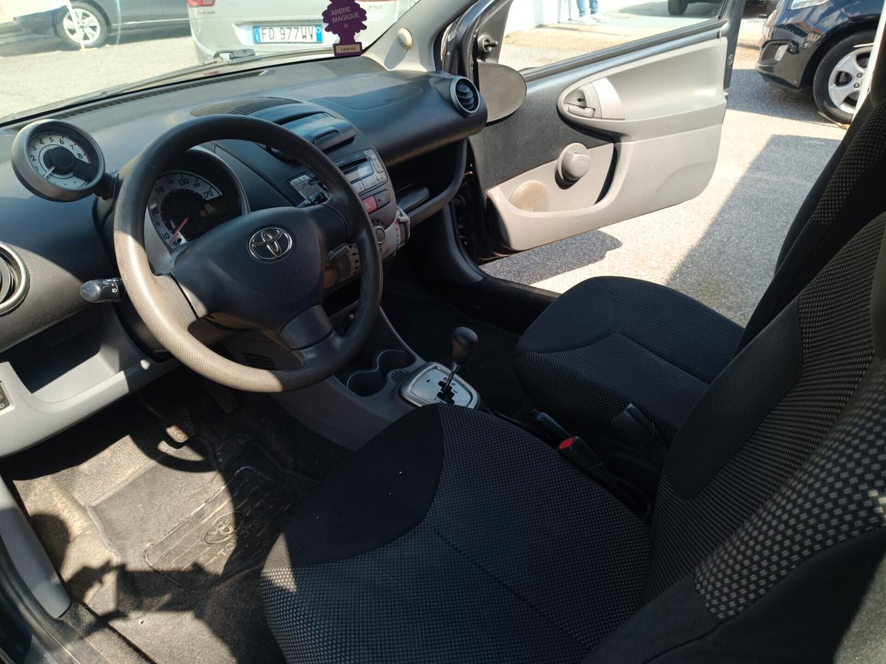 Toyota Aygo 1.0 12V VVT-i 5 porte Lounge Connect MMT