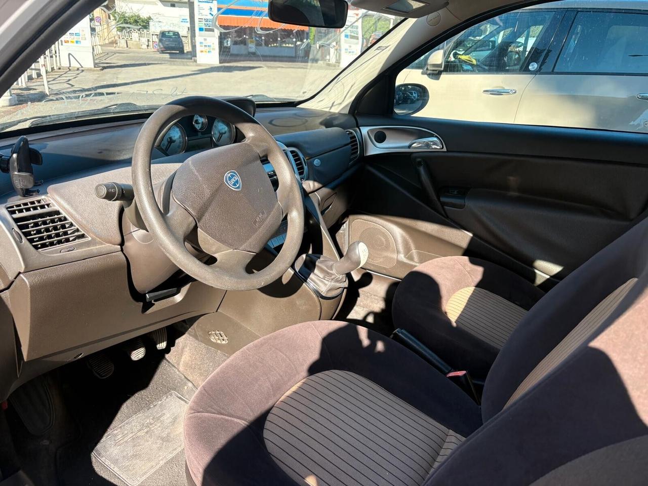 Lancia Ypsilon 1.3 MJT 90 CV Platino