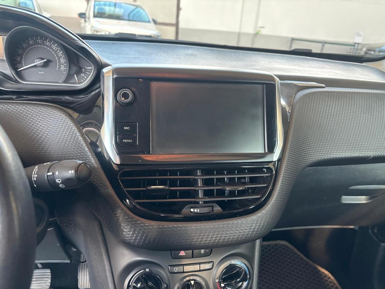 Peugeot 2008 BlueHDi 100 Allure