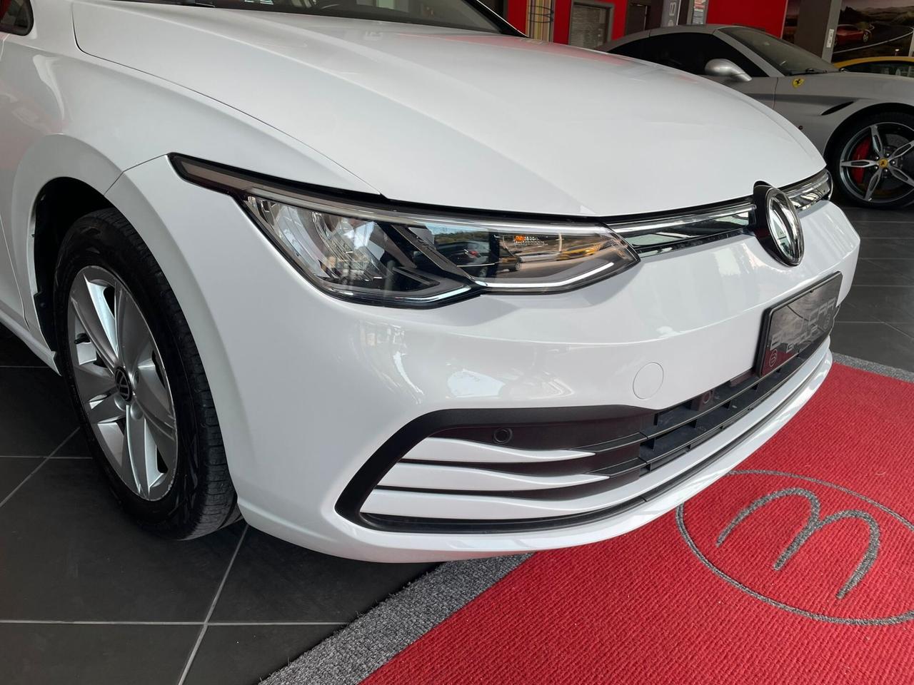 VOLKSWAGEN GOLF 8 1.0 eTSI LIFE DSG 110cv