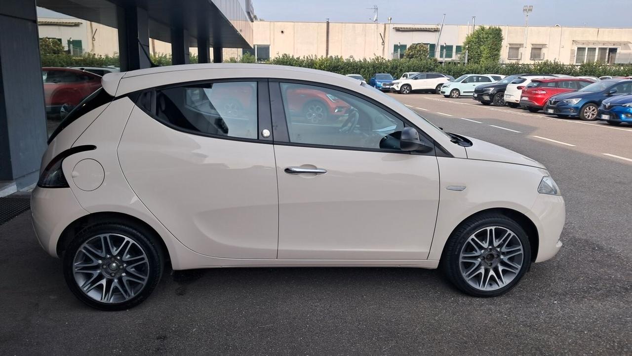 Lancia Ypsilon 1.2 69 CV 5 porte GPL Ecochic Platinum FC428