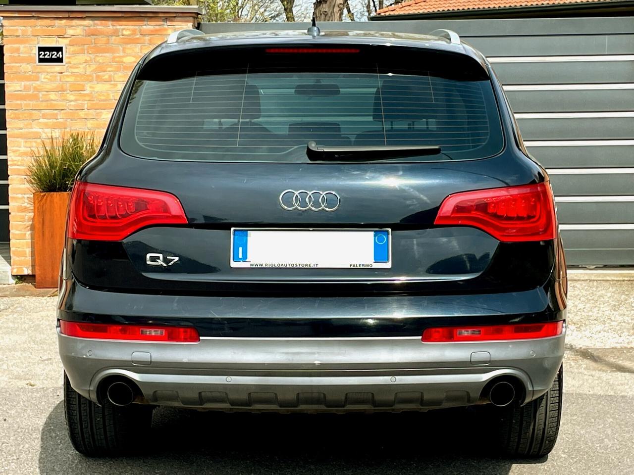 AUDI Q7 3.0D 8m 4x4-EURO 5-Navi,Led-Garanzia-2012