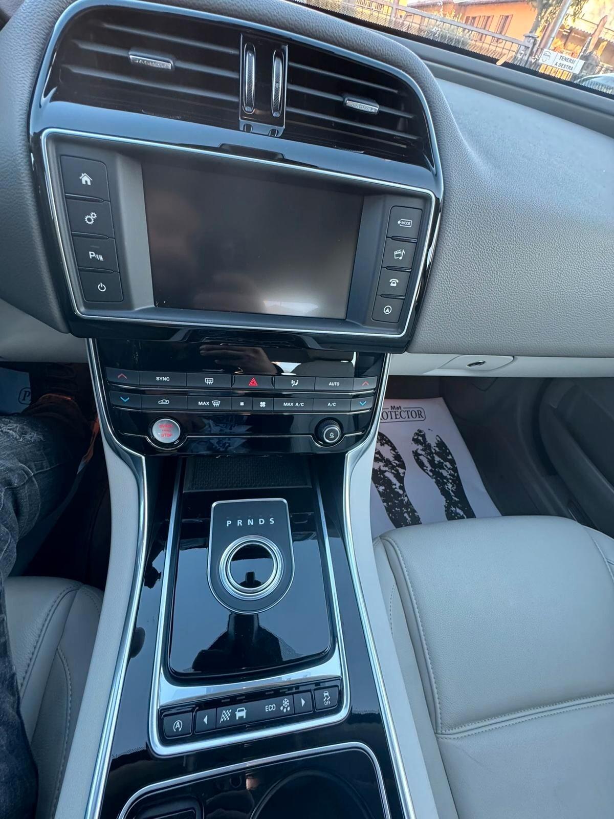 Jaguar XE 2.0 D Turbo aut. Portfolio