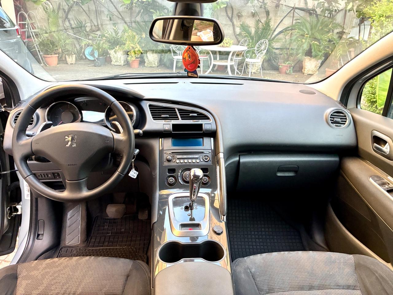 Peugeot 3008 1.6 HDi 110CV cambio robotizzato Tecno