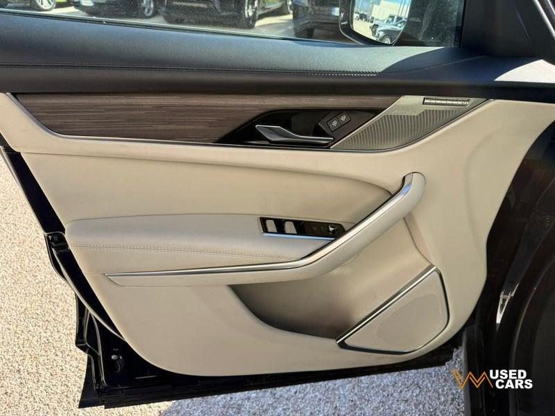 Jaguar F-Pace F-Pace D 200 MHEV R-Dynamic SE aut