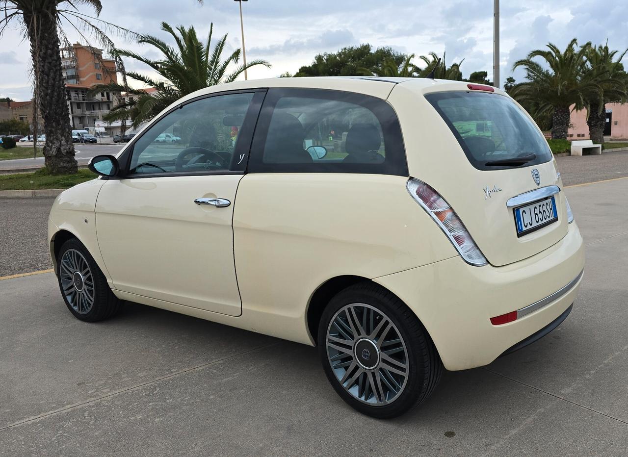 Lancia Ypsilon 1.3 Multijet 16V Argento