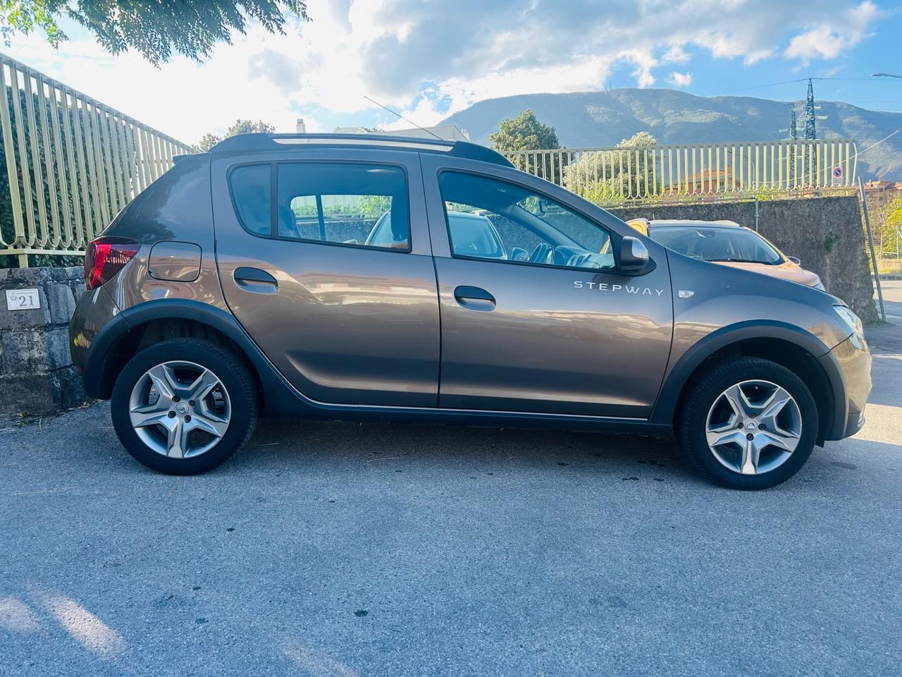 Dacia Sandero Stepway 0.9 TCe Turbo GPL 90 CV S&S Techroad