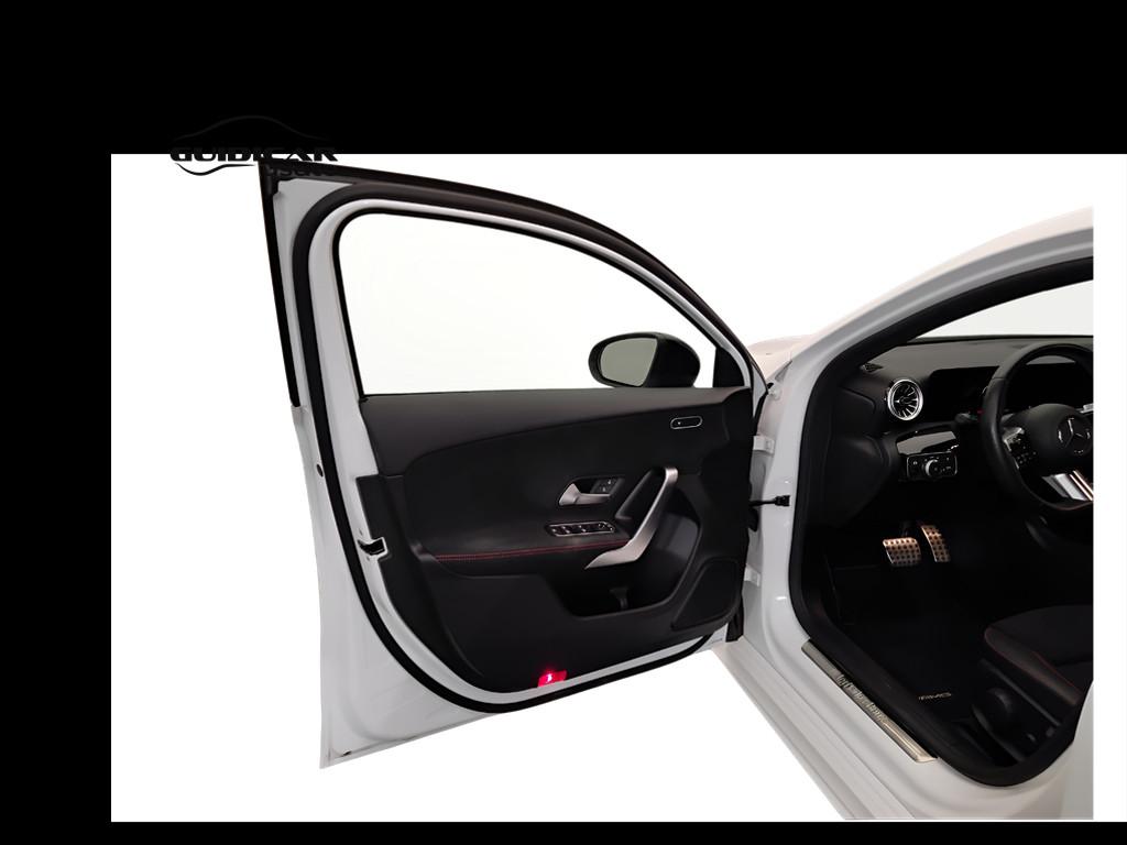 Mercedes-Benz Classe A - W177 2018 - A 180 d AMG LINE Premium