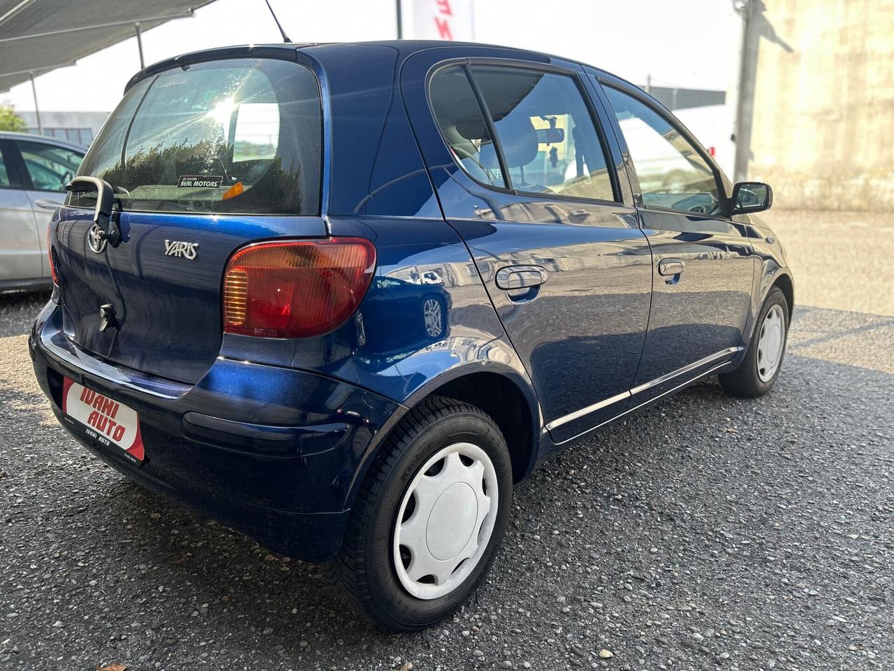 Toyota Yaris 1.0i 16V