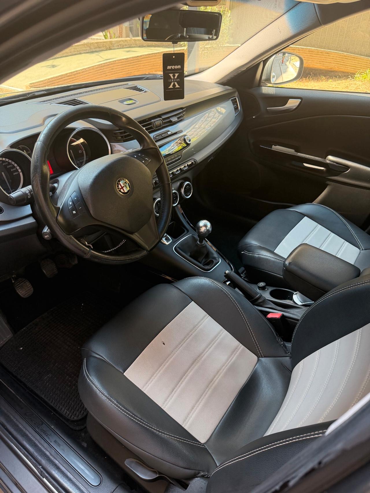 Alfa Romeo Giulietta 1.6 JTDm-2 105 CV Distinctive