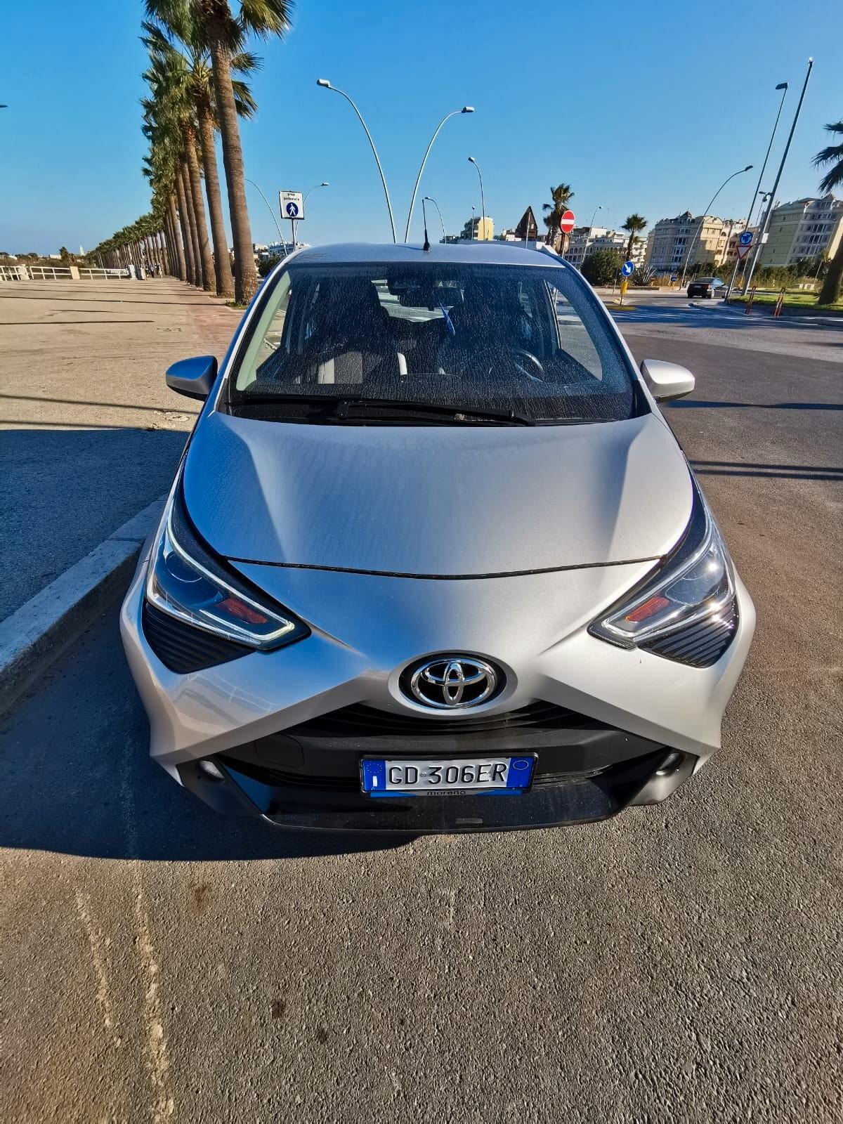 Toyota Aygo Connect 1.0 72 CV 5P x-cool 12/2020