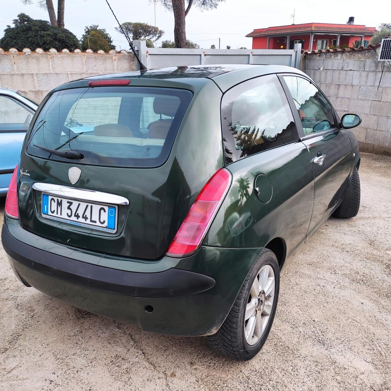 Ypsilon 1.2 IN PELLE TOTALE