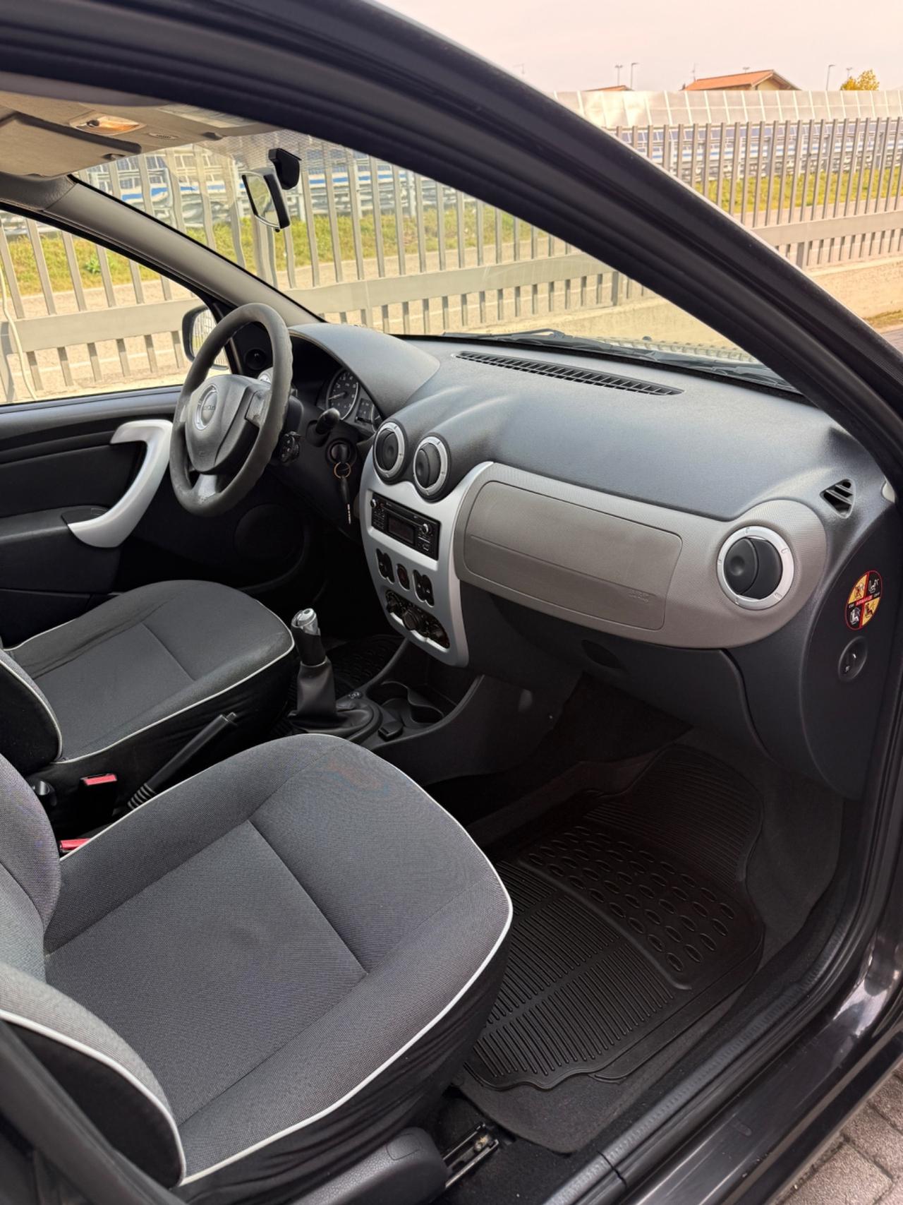 Dacia Sandero 1.2 16V GPL 75CV Embleme