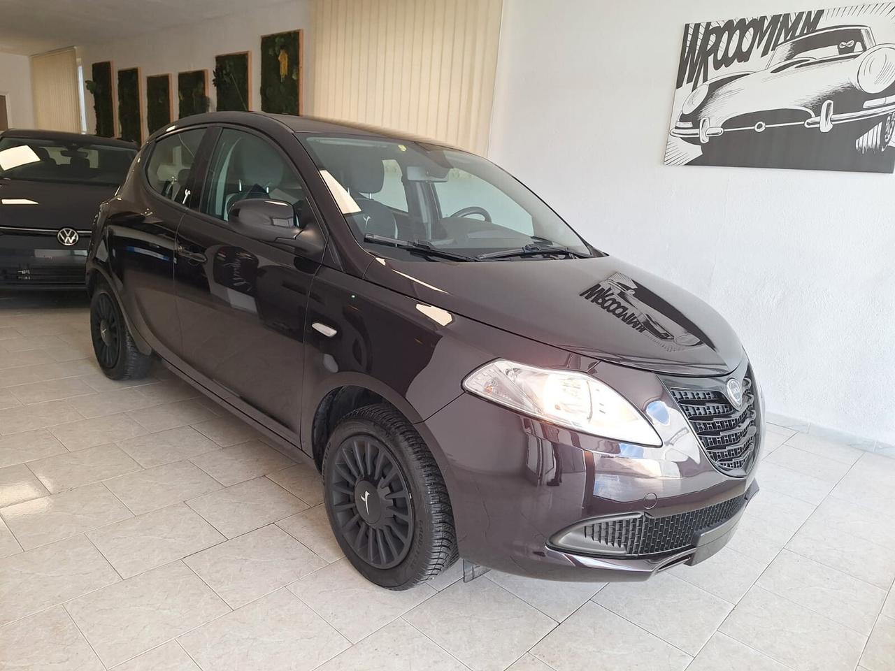 Lancia Ypsilon 1.2 69 CV 5 porte Elefantino
