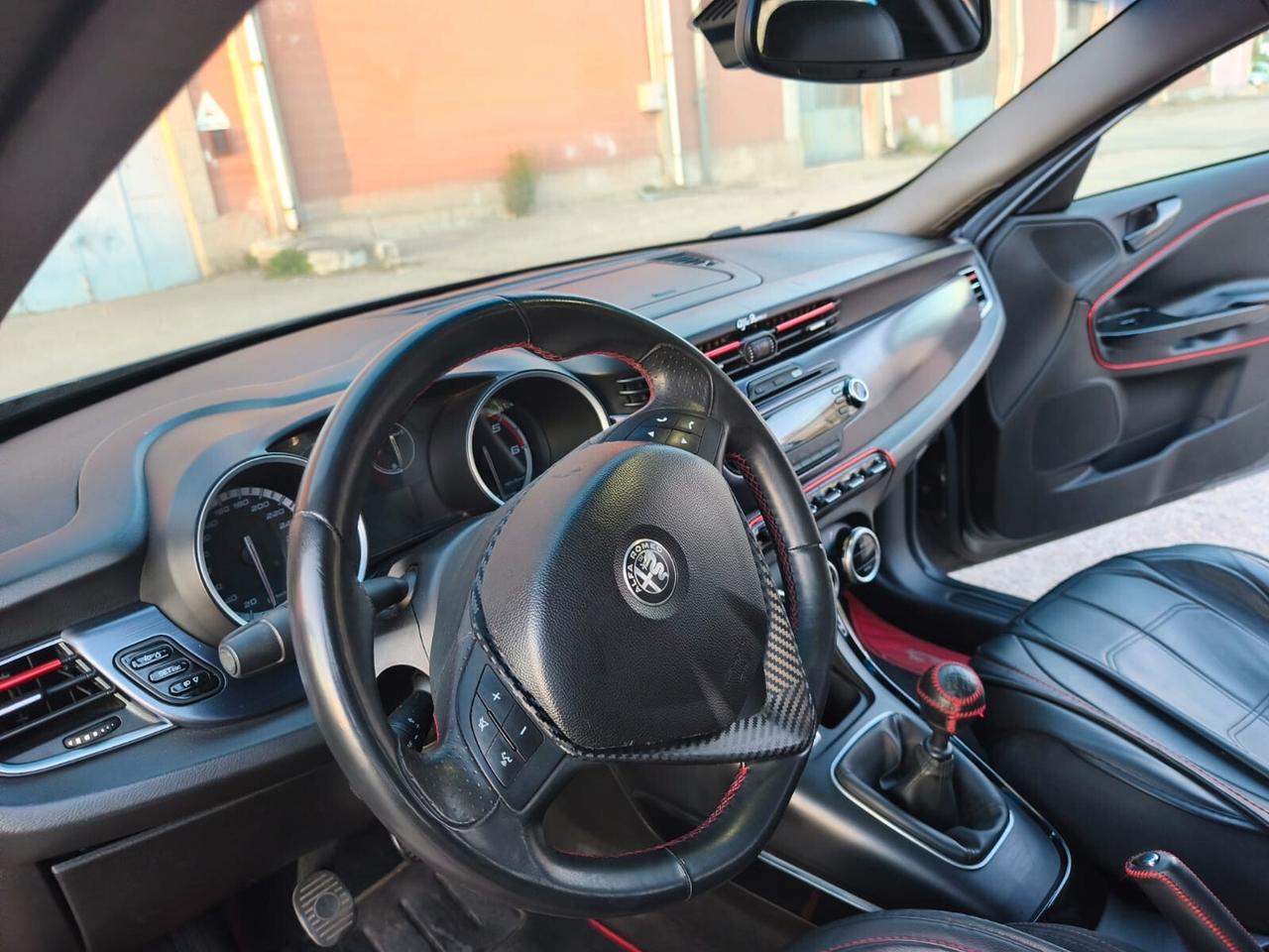 Alfa Romeo Giulietta 2011---2.0 Diesel