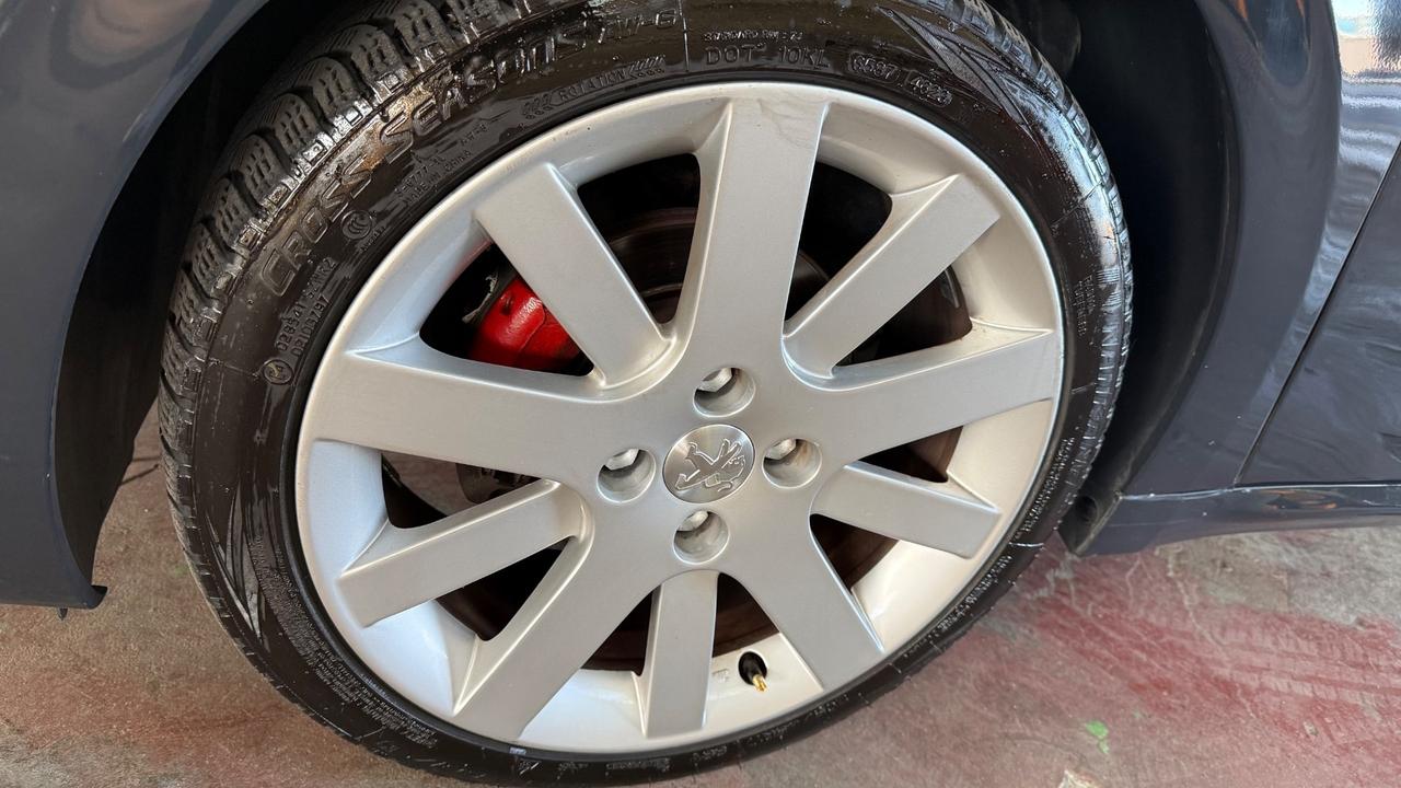 Peugeot 208 Turbo 110 EAT6 GT Line