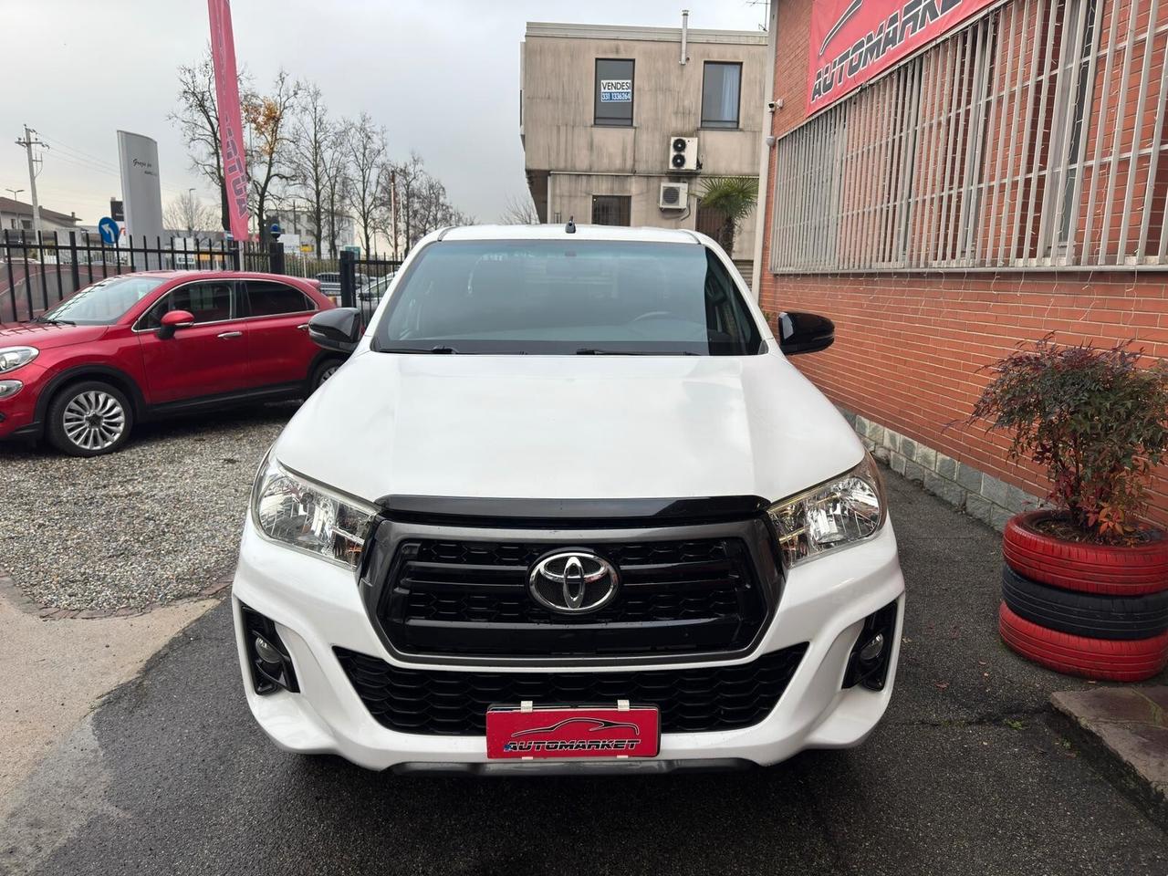 Toyota Hilux 2.4 D-4D A/T 4WD 4 porte Double Cab lounge