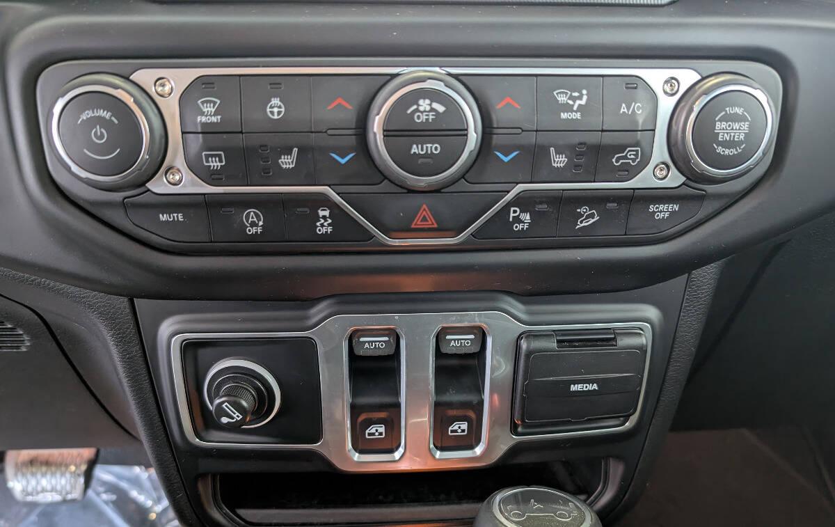 Jeep Wrangler 2.2 mjt II Sahara auto