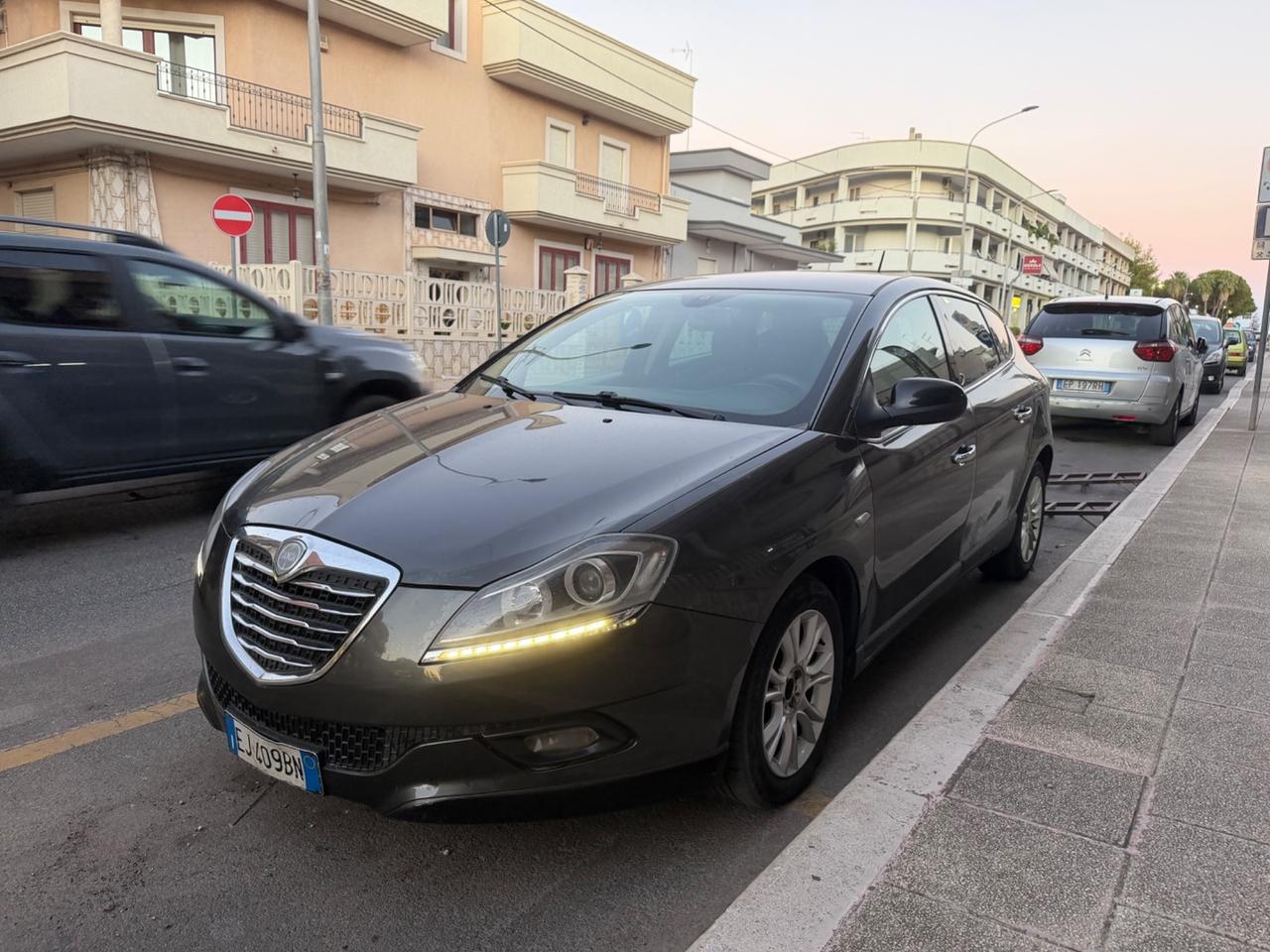 Lancia Delta 1.6 MJT DPF Silver