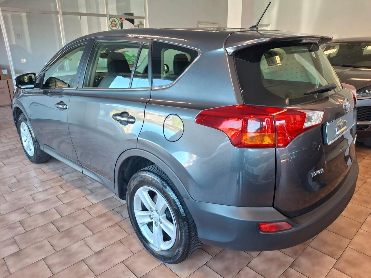 Toyota RAV 4 2.0 d-4d Active 2wd 124cv mt
