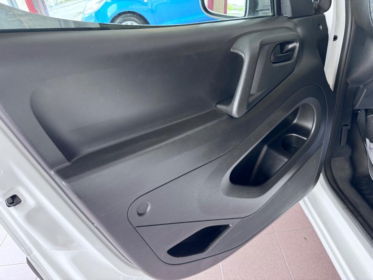 BERLINGO 1.6 HDI VAN 3 POSTI CARGO L1