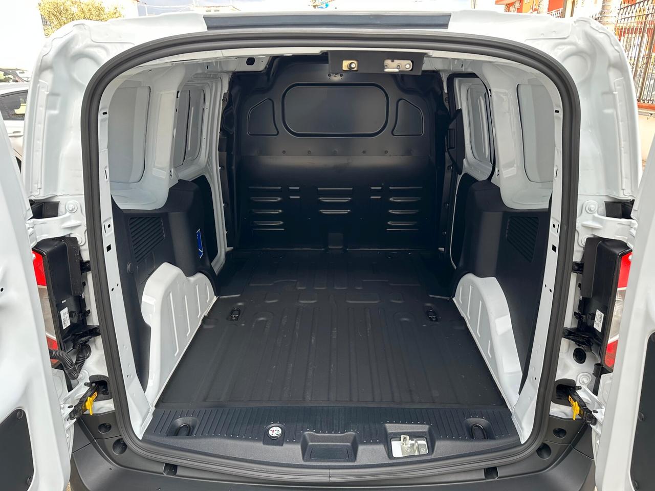 Ford Transit Courier 1.5 EcoBlue 100CV Van Trend