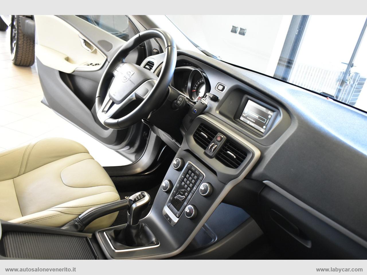VOLVO V40 D2 1.6 Summum