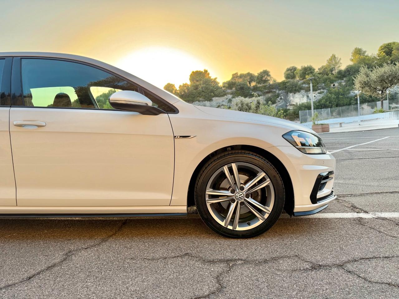 Volkswagen Golf 7.5 R-LINE/2.0 TDI 150 CV/CAR PLAY/17"