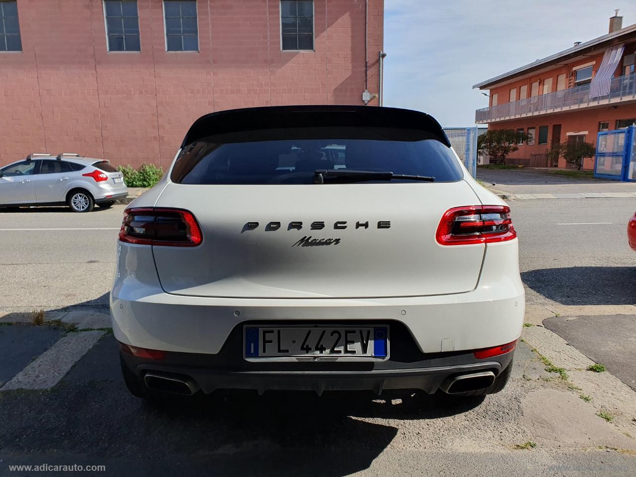 PORSCHE Macan 2.0 BENZINA 252 CV