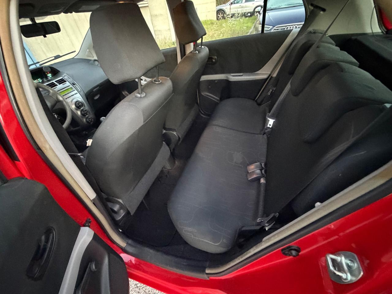 Toyota Yaris 1.0 5 porte