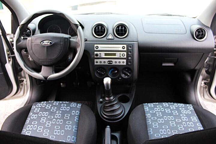 FORD FIESTA 1.2ie TECNO-GREY 5P ESTETICA COME DA FOTO CLIMATIZZATA ABS EBD RADIO CD ESENTE BOLLO