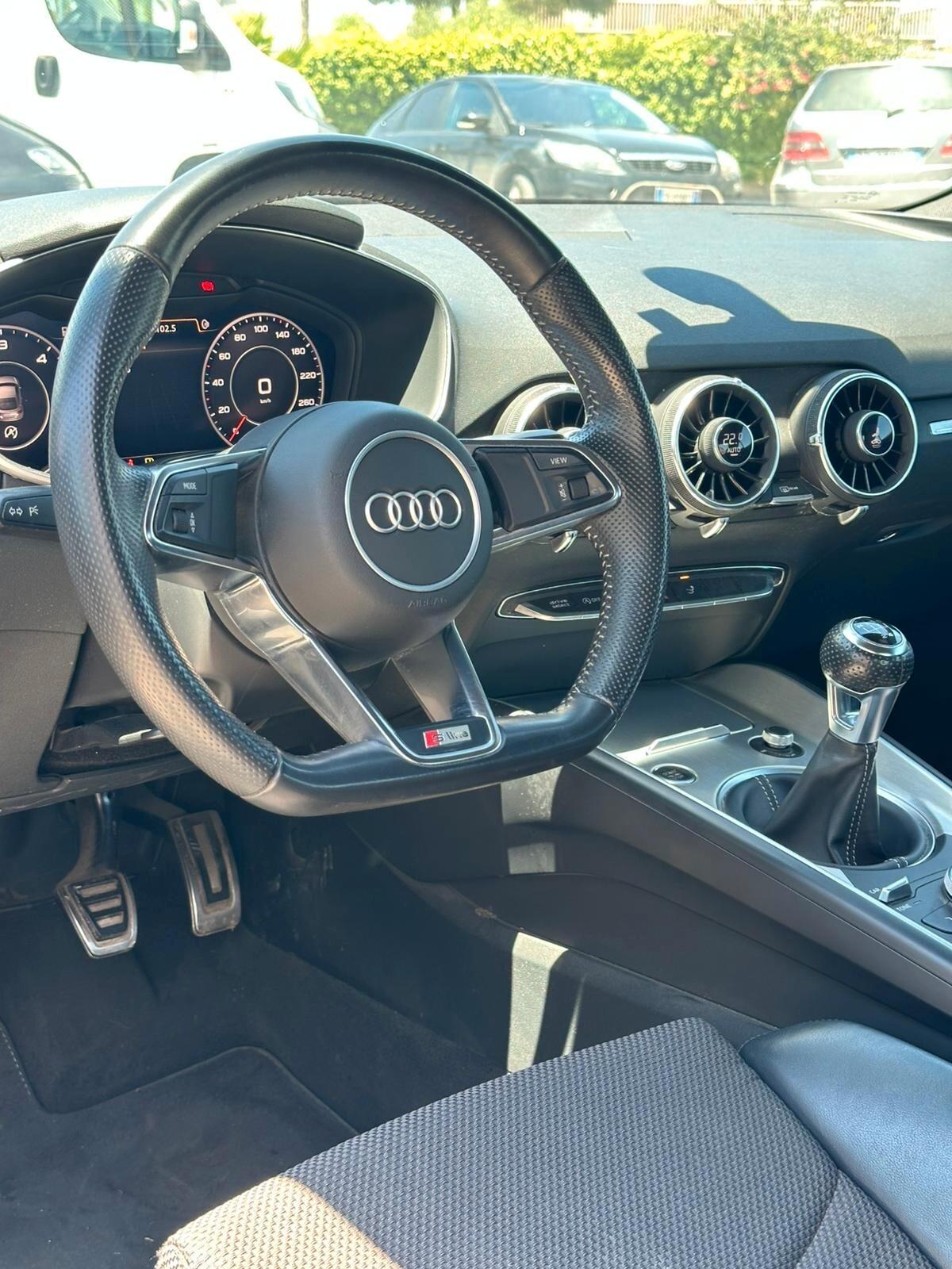 Audi TT Coupé 2.0 TDI ultra Design